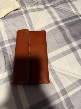 Lyons Leather Cognac travel wallet brand new